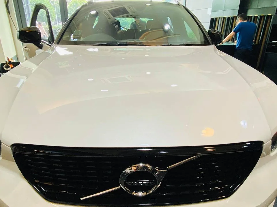 White Volvo XC40 front grille at Infratint Singapore